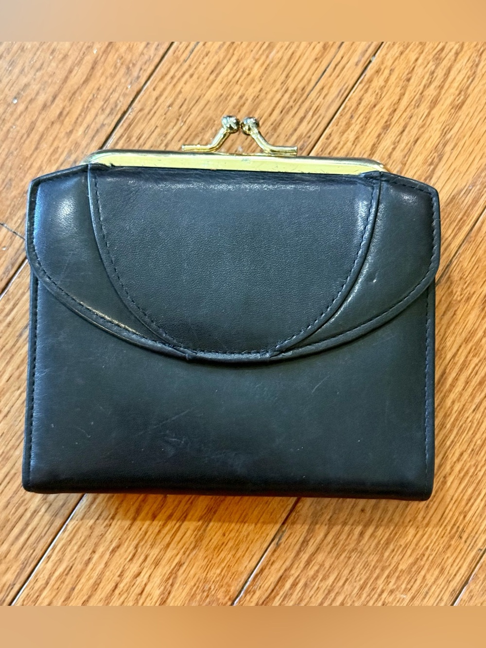 Vintage Women’s Buxton Leather French Purse Wallet Kiss Lock Coin Pouch Bifold